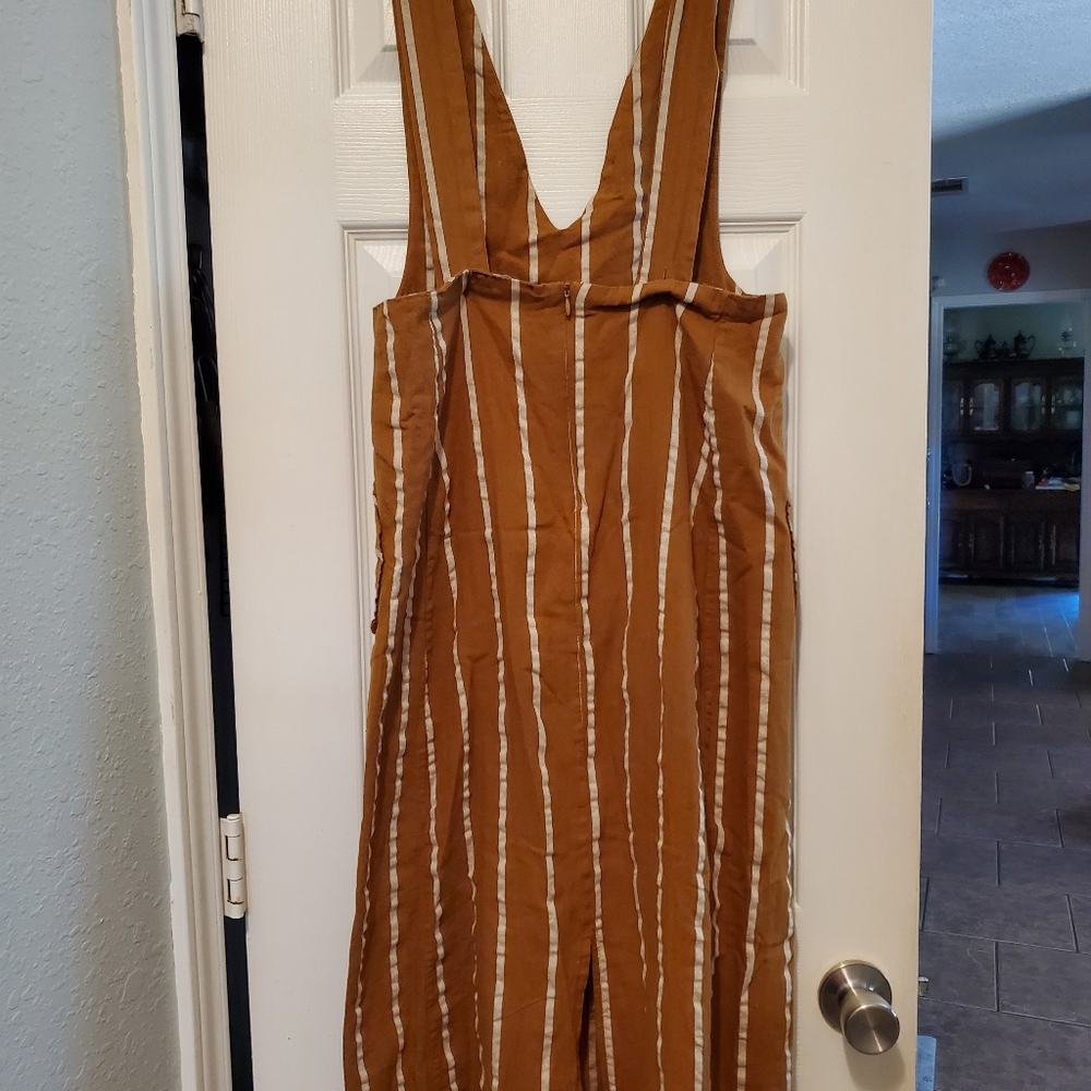 Mustard and cream striped jumper.